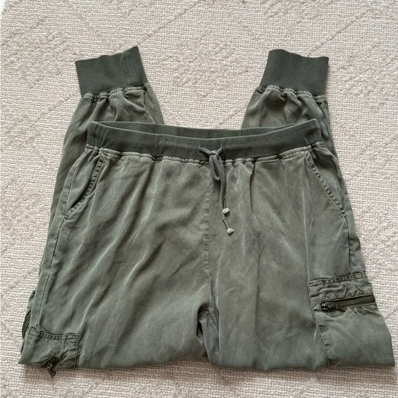 YOUNG, FABULOUS & BROKE Olive Green Cargo Jogger Pants - Picture 12 of 14